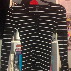 Black/white ribbed striped long sleeve/sweater 🖤